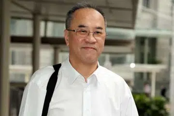 Koh Yong Chiah, yang berbohong tentang hubungan sulitnya dengan seorang pembekal yang diberinya kontrak sekolah bernilai berjuta dolar, mula menjalani hukuman penjara empat minggu pada Jumaat (18 Nov) selepas rayuannya terhadap hukuman ditolak.