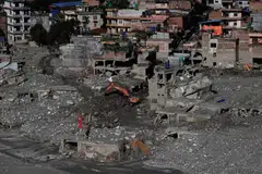 Banjir yang melanda beberapa kawasan di Tibet dan Nepal pada pagi 26 Ogos telah meragut lebih 1,450 nyawa.