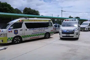 Kenderaan kecemasan berada di luar sebuah tadika di wilayah Chonburi, Thailand, selepas seorang anggota polis menembak mati isterinya yang mengajar di pusat itu pada 9 September. Kesemua 44 kanak-kanak serta enam guru dan kakitangan berjaya dipindahkan dengan selamat. Gabenor Chonburi mengarahkan tadika itu ditutup dan berkata bantuan psikologi akan diberikan kepada kanak-kanak serta kakitangan yang menyaksikan kejadian tersebut. –