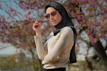 SELESA: Hijab Voilee bagi Muslimah yang gemarkan aktiviti lasak dan bersukan. - Foto VOILEE