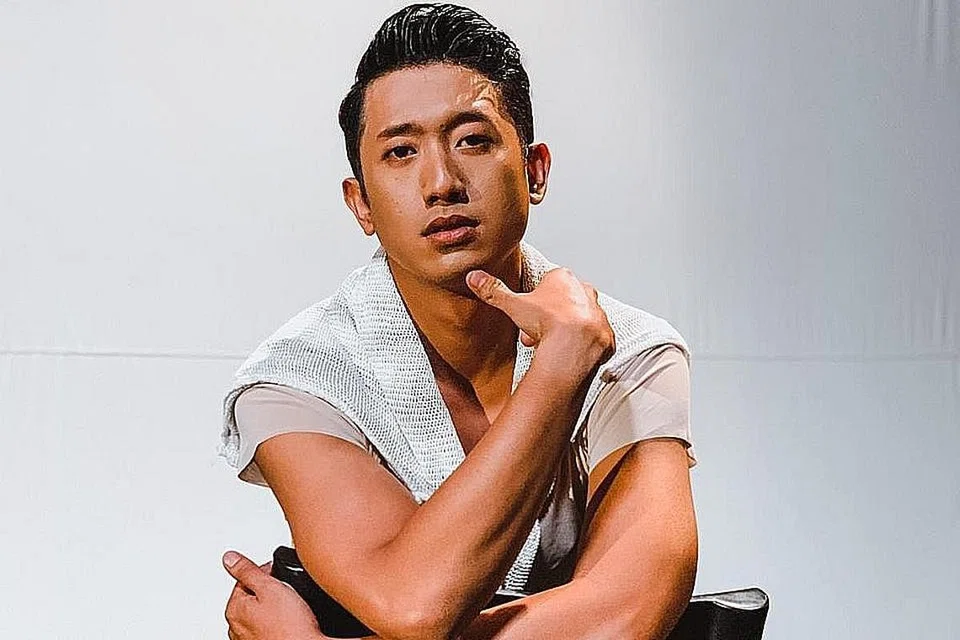 ISKANDAR SHAH: Mampu galas amanah sebagai siswa sekolah seni yang perkasa diri dengan balet walaupun mengalami kesakitan pada tubuh selepas menjalani latihan intensif menari. - Foto ihsan ISKANDAR SHAH