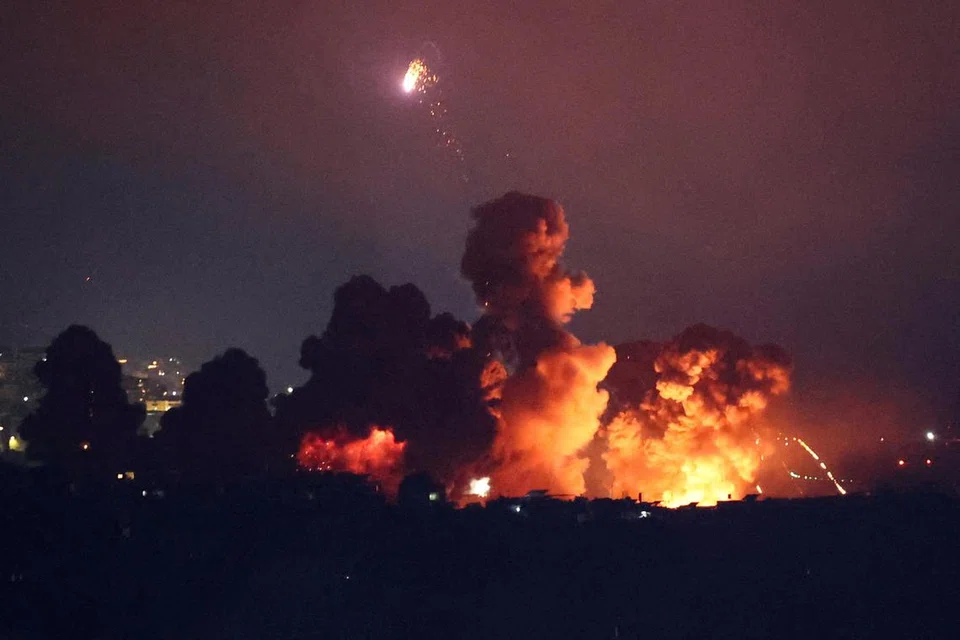 Tentera Israel terus melancarkan pengeboman sengit pada 3 Oktober di selatan Beirut dengan serangan disasarkan terhadap pengganti pemimpin Hezbollah di Lebanon, Encik Hashem Safieddine.