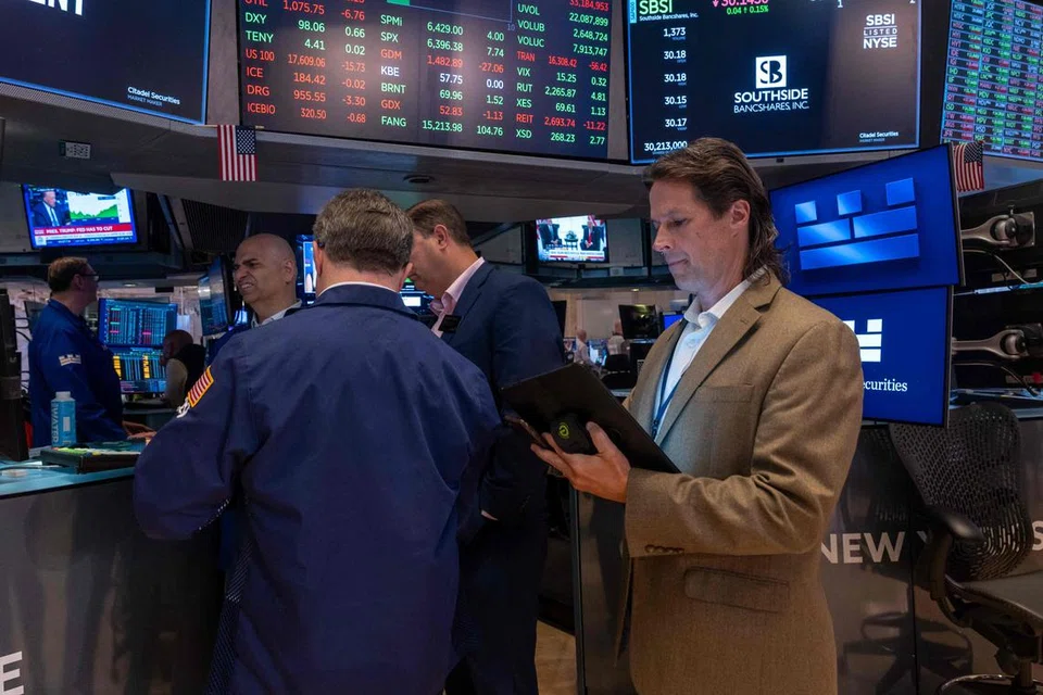 kejatuhan dolar AS, pasaran saham