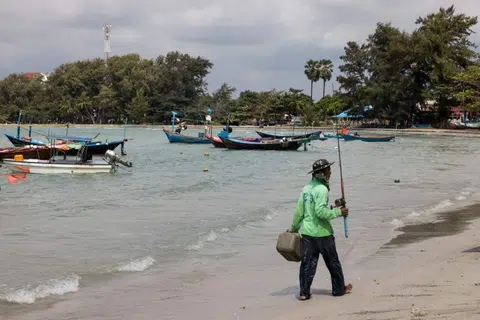 tumpahan minyak, kapal karam, Phuket,