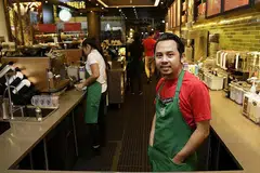 Kisah warga M'sia yang bekerja di S'pura dapat perhatian