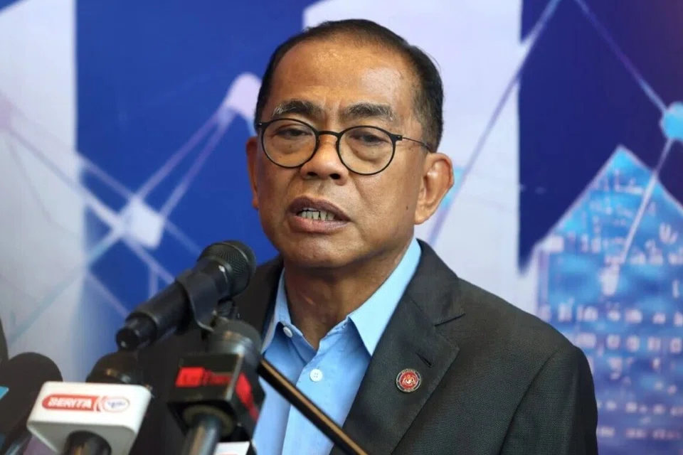 Menteri Pertahanan Malaysia, Datuk Seri Mohamed Khaled Nordin.