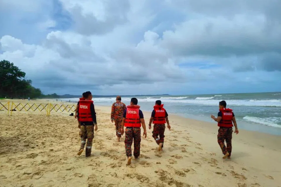 DILAPORKAN HILANG: Seorang lelaki dipercayai warga Singapura dikhuatiri lemas selepas dilaporkan hanyut ketika beriadah di pantai The Westin Desaru Coast, Desaru, Johor pada 27 Disember.
