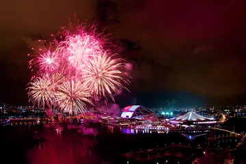 ‘Let’s Celebrate 2025’ yang dianjurkan Mediacorp bersama Hab Sukan Singapora serta diurus Kallang Alive Sport Management (KASM) berlangsung pada 31 Disember di OCBC Square, Hab Sukan Singapura. 