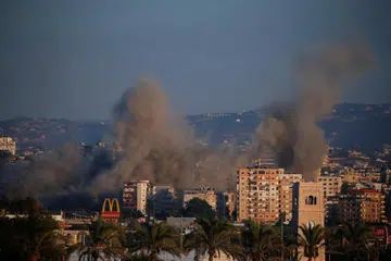 Asap tebal menyelubungi selatan Lebanon ekoran serangan udara Israel sejak 23 September yang telah membunuh sekitar 600 orang.