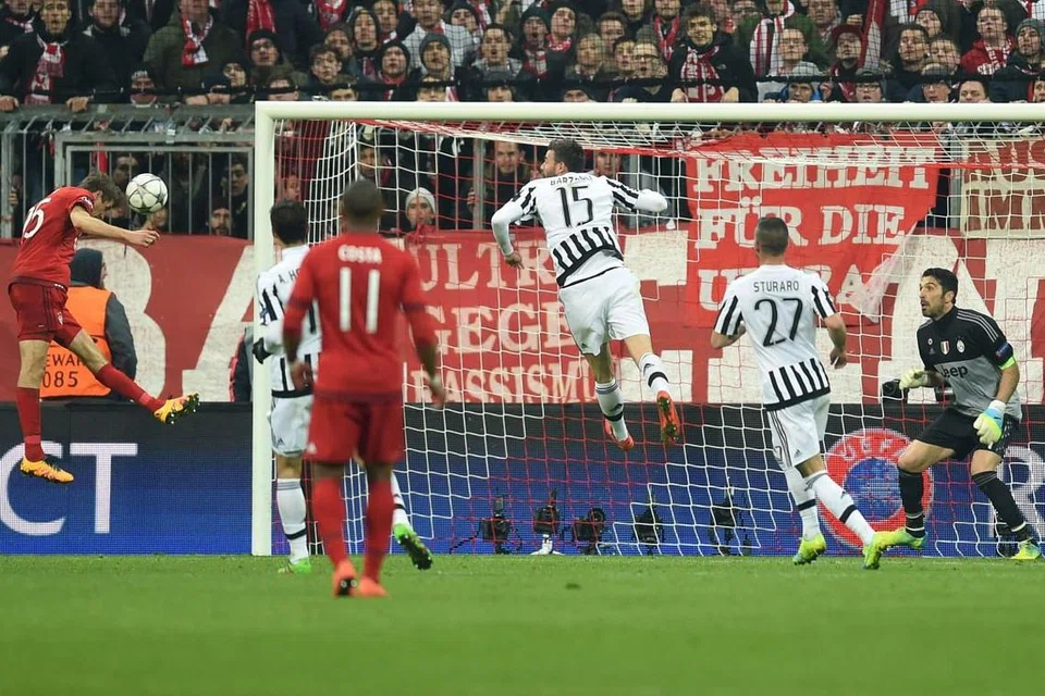 Thomas Muller menanduk bola untuk menjaringkan gol penyamaan pada minit pertama masa tambahan bagi Bayern Munich akhirnya mengalahkan Juventus dalam peringkat 16 pasukan Liga Juara-Juara di Nou Camp pada Rabu (16 Mac). 