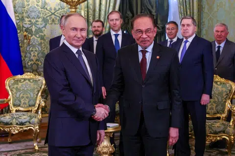 Malaysia, Anwar Ibrahim, Russia, Vladimir Putin, MH17, Kremlin