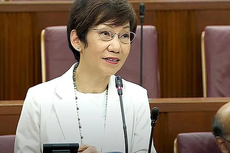 Cik Grace Fu, Menteri Kemampanan dan Sekitaran.