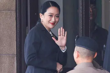 Perdana Menteri Thailand yang digantung tugasnya, Cik Paetongtarn Shinawatra, tiba di Rumah Kerajaan Bangkok pada 29 Ogos untuk menyaksikan keputusan Mahkamah Perlembagaan.
