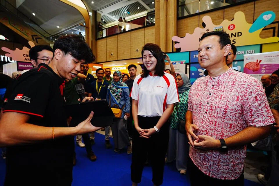 Zaqy, Raikan Ilmu, Mendaki