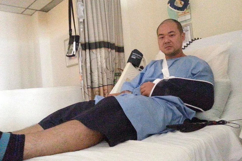 PASRAH: Walaupun tidak dapat meneruskan perjalanan dengan menunggang motosikal ke Makkah, Encik Irwan pasrah kerana yakin setiap sesuatu yang berlaku ada hikmahnya. - Foto-foto ihsan MUHAMAD IRWAN KASMAN 