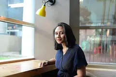 TIDAK PUTUS ASA: Meskipun sedih disahkan menghidapi barah seminggu sebelum tamat pengajian politeknik pada 2017, Cik Azhany Yunus tidak berputus asa, malah melakukan pelbagai kegiatan yang bermanfaat buat dirinya. Kini, beliau sudah pulih dan memberi sokongan kepada pesakit barah lain pula. - Foto BH oleh HARITH MUSTAFFA