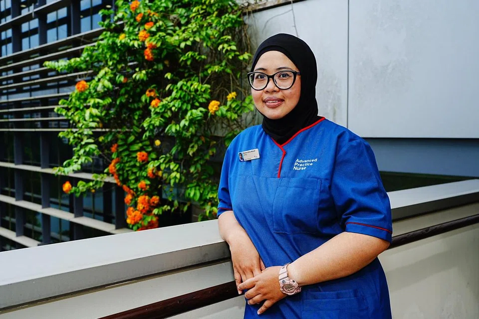 Jururawat amalan lanjutan atau klinisian, di Hospital Khoo Teck Puat, Cik Mariana Mahadi, bertekad memulakan satu program khas – Pendidikan dan Pemerkasaan Kumpulan (GEM) edisi Haji dan Umrah – yang bertujuan membantu pesakit kencing manis membuat persiapan menyeluruh sebelum menunaikan ibadah suci tersebut.