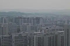SEDIA HADAPI JEREBU: Jerebu rentas sempadan dijangka menambah burukkan lagi cuaca jerebu di Singapura, meskipun keadaan jerebu di negara ini masih pada paras yang rendah. 