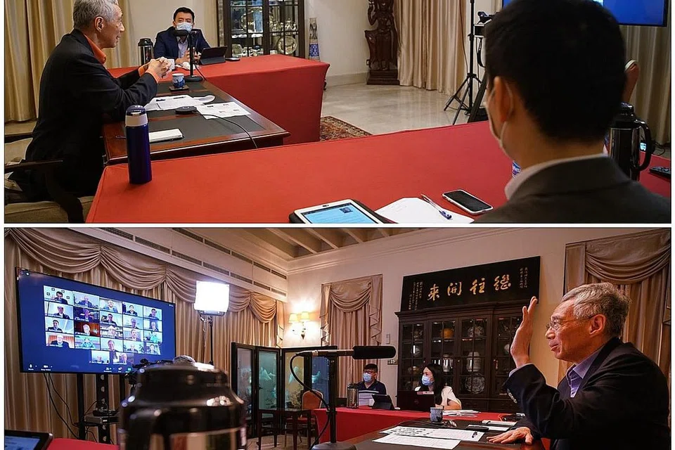 MESYUARAT MAYA: Encik Lee telah mengadakan dialog dengan Majlis Penasihat Antarabangsa EDB (atas) dan Panel Penasihat Antarabangsa MAS (bawah). - Foto MCI DI FACEBOOK LEE HSIEN LOONG