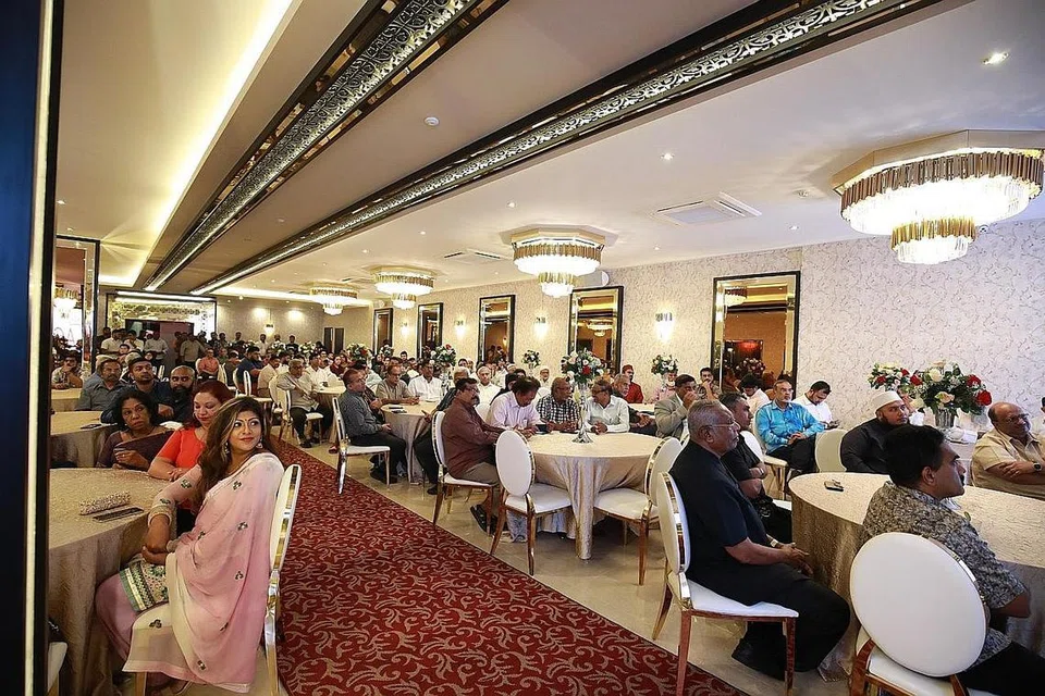 MAJLIS PASTI GAH!: Palace Allenby Ballroom telah diubah suai dan diperbaharui dan kini merupakan sebuah ruang seluas 4,000 kaki persegi yang boleh memuatkan sehingga 1,000 tetamu untuk majlis perkahwinan dan acara-acara lain. Setiap ruang telah dihias dengan teliti termasuk bilik pengantin, bilik solat dan juga tandas. - Foto RESTORAN HAR YASIN