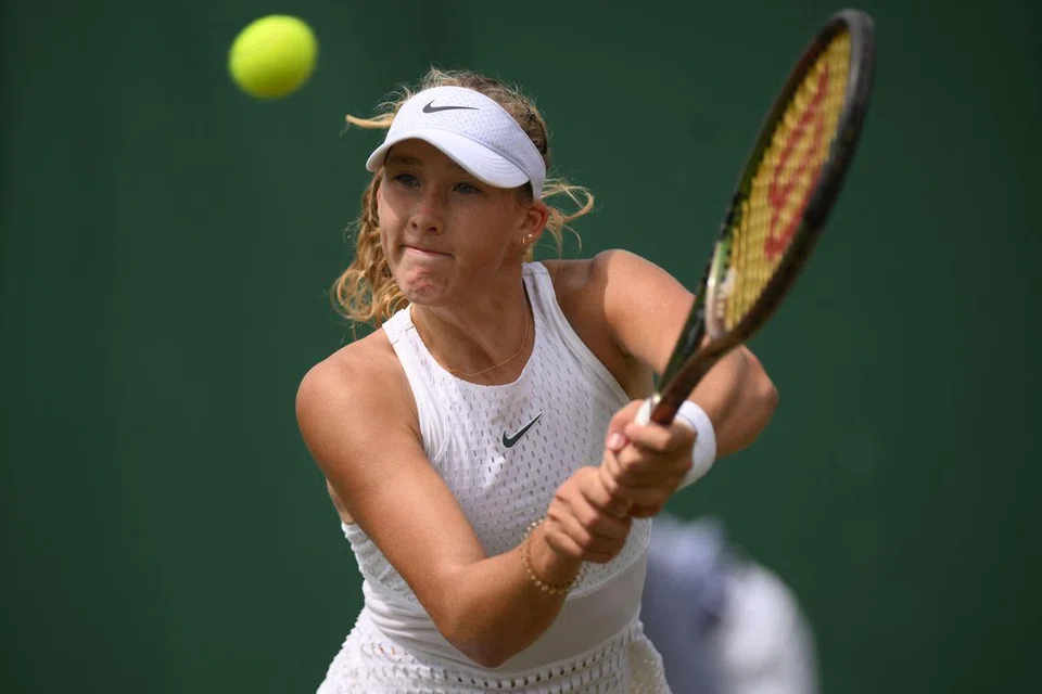 MIRRA ANDREEVA: Pemain itu telah diberi amaran kerana melontar raketnya selepas tewas set kedua, didenda satu mata yang memberi mata perlawanan kepada Madison Keys dalam pertemuan pusingan keempat mereka.