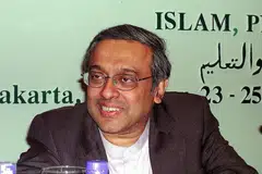 DR CHANDRA MUZAFFAR: Perdana Menteri Malaysia, Datuk Seri Najib Tun Razak, perlu memenangi hati mereka semula bagi meraih keputusan yang baik dalam pilihan raya akan datang.