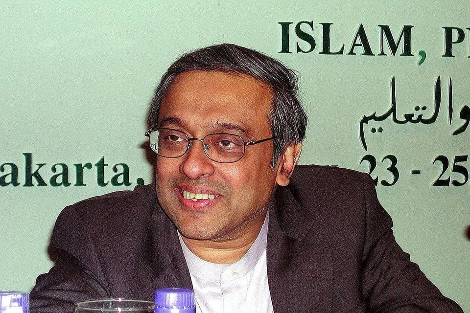 DR CHANDRA MUZAFFAR: Perdana Menteri Malaysia, Datuk Seri Najib Tun Razak, perlu memenangi hati mereka semula bagi meraih keputusan yang baik dalam pilihan raya akan datang.