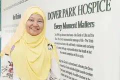 NALURI SEORANG JURURAWAT: Pertama kali mengorak langkah sebagai seorang jururawat di dalam bilik pembedahan 35 tahun dulu, kini Cik Halijah merupakan seorang jururawat pendidik. - Foto JOHARI RAHMAT