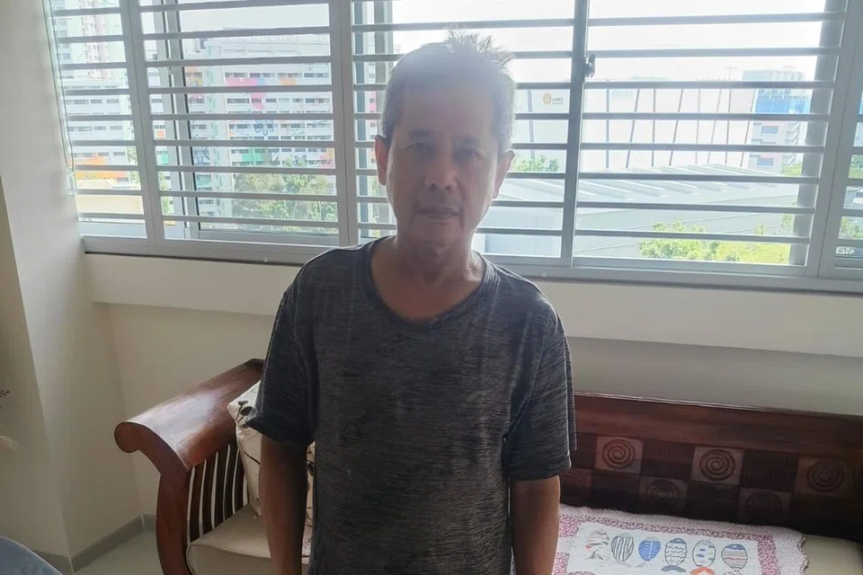 Penolong kedai makan masakan melayu di pasar Marsiling Lane, Encik Lokman Haron, berkata portal tersebut memudahkannya mencari pekerja dengan lebih mudah serta percuma.