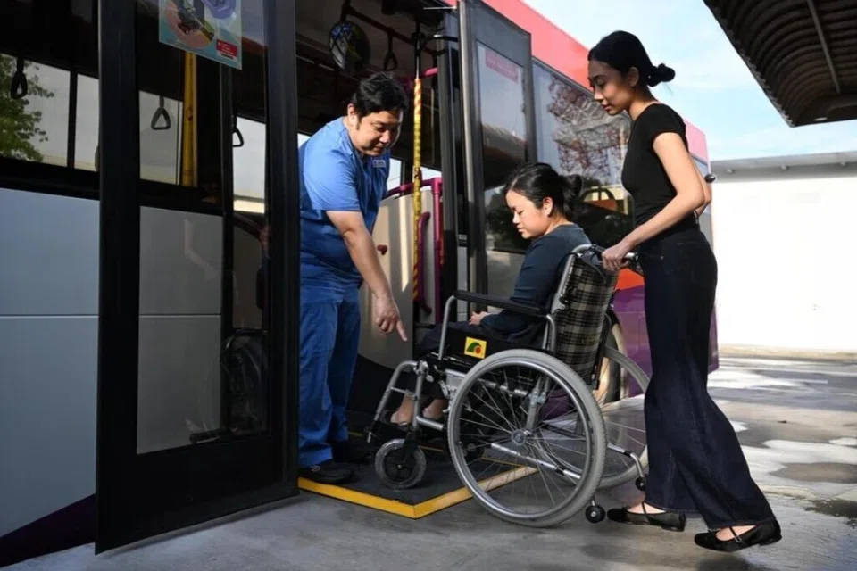 terapi, fisioterapi, Hospital Masyarakat St Andrew, MRT, bas, teksi