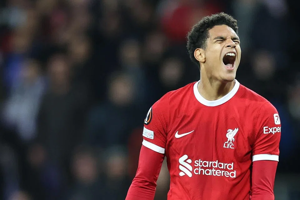 KECEWA: Pemain pertahanan Liverpool, Jarell Quansah, kecewa apabila golnya pada minit ke-97, yang mampu menyamakan kedudukan dan membantu kelabnya seri dengan Toulouse, dibatalkan.