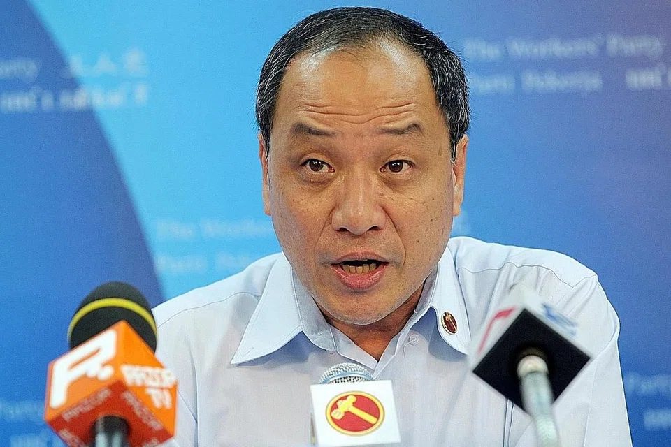 ENCIK LOW THIA KHIANG: Mantan ketua Parti Pekerja (WP) ini kini Anggota Parlimen (AP) GRC Aljunied. - Foto fail 