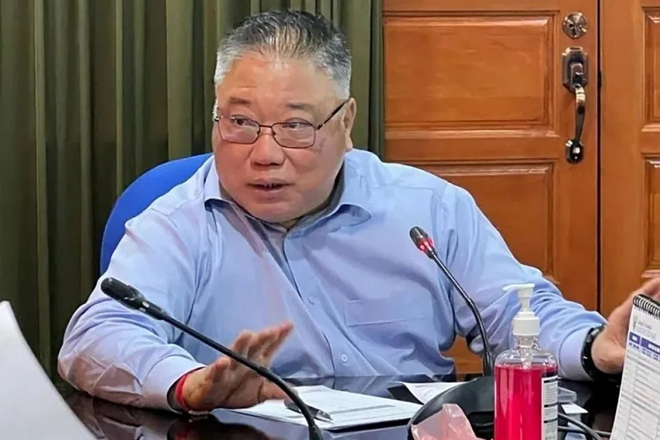 M’sia, insiden hidang arak, Menteri, kementerian pelancongan diberi amaran keras