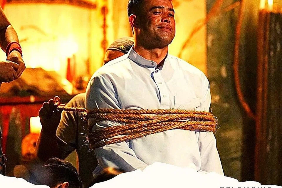 GAGAHKAN SEMANGAT: Zul Ariffin yang membawa watak lulusan agama luar negara, Amir, dalam 'Penunggang Agama' pada awalnya khuatir membawa watak dengan ciri keislaman kerana merasakan dirinya belum cukup mahir dalam bidang agama. - Foto ASTRO SHAW/SKOP PRODUCTIONS