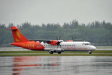 PENERBANGAN KE S'PURA DIGANTUNG: Kesan penggantungan penerbangan langsung Firefly ke Singapura menyebabkan anak syarikat Malaysia Airlines itu mengalami kesan kewangan yang besar. - Foto fail