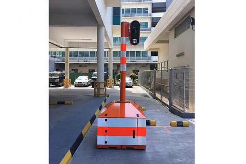 KAMERA KELAJUAN MUDAH ALIH: Polis Trafik telah memperkenal kamera penguatkuasaan kelajuan digital baru yang mudah dialih ke mana saja dalam tempoh seminggu bagi mengekang kesalahan memandu laju. - Foto HAIRIANTO DIMAN