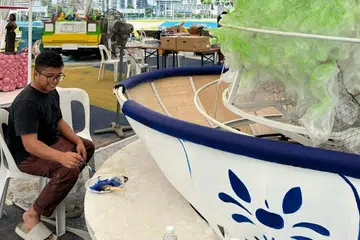 Inspirasi tercetus setelah Muhammad Noor Suffian Md Sukhairi, melihat lukisan ais kacang anak sulungnya, Naura Alesha Ang, yang disertakan dalam sebuah peraduan melukis.