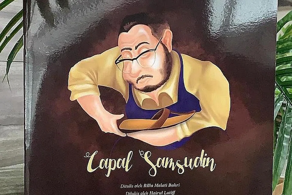 PENULIS BUKU: (Gambar atas) Muka depan buku Capal Samsudin. Idea penerbitan buku itu mula tercetus dari sebuah skrip rancangan televisyen berjudul Samsudin Tukang Kasut. - Foto ihsan RILLA MELATI BAHRI