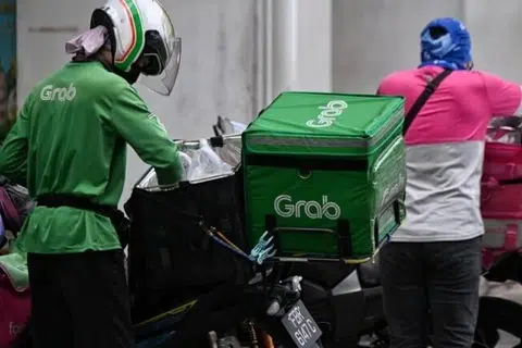 pekerja platform, bantuan tunai, kenderaan sewa privet, pekerja platform