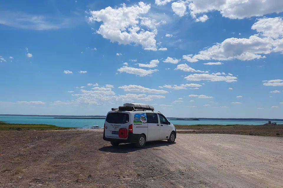 Tasik Balkhash di Kazakhstan merupakan salah satu tasik terbesar di Asia.