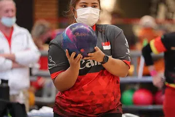 REBUT PELUANG AKSI DI PENTAS DUNIA: Iliya (kiri) sudah menanam cita-cita untuk beraksi di kejohanan dunia sejak kecil lagi.