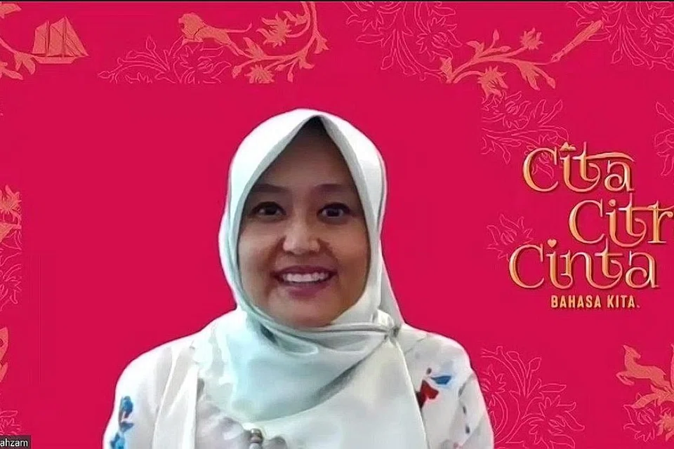 Cik Rahayu Mahzam, Pengerusi Jawatankuasa Bulan Bahasa yang juga Setiausaha Parlimen (Kesihatan merangkap Perhubungan dan Penerangan). - Foto MAJLIS BAHASA MELAYU SINGAPURA