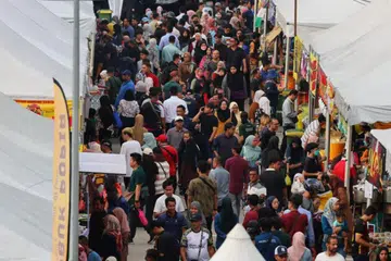 Sebelum ini Perdana Menteri Malaysia, Datuk Seri Anwar Ibrahim, mengarahkan pihak berkuasa tempatan (PBT) di seluruh Malaysia mengenakan tindakan pembatalan lesen perniagaan bazar Ramadan serta-merta jika ada peniaga memindahkan atau ‘menjual’ lesen itu kepada pihak ketiga.