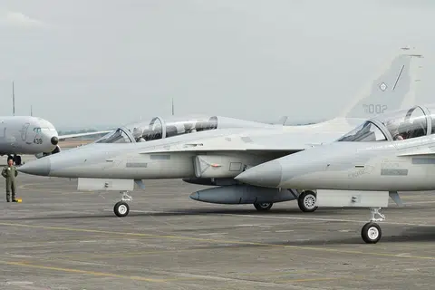 Sebuah pesawat pejuang ringan pelbagai peranan FA-50 milik Tentera Udara Filipina dilaporkan hilang pada 4 Mac 2025 dan dikhuatiri terhempas dilihat di Pangkalan Udara Clark di Angeles City, wilayah Pampanga pada 18 November 2015. Pasukan penyelamat Filipina menemui bangkai pesawat FA-50 yang hilang serta mayat dua anak kapalnya pada 5 Mac 2025 di kawasan pergunungan di selatan negara itu.