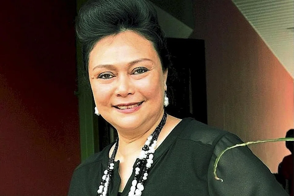 INGIN ANAK MUDA KENANG JASA: Datuk Khadijah Ibrahim ingin penyanyi muda hargai sumbangan penyanyi, komposer dan penulis lirik lagu-lagu malar segar. - Foto ihsan KHADIJAH IBRAHIM