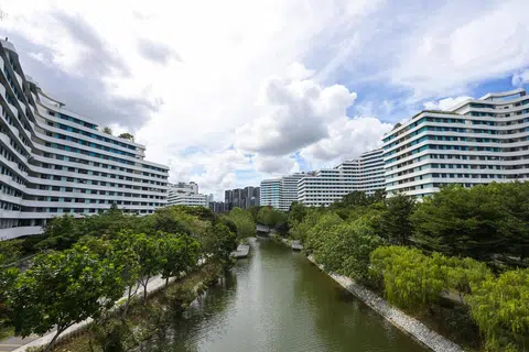 Pilihan Raya Umum 2025 (GE2025) yang akan datang bakal menyaksikan pembentukan  GRC Punggol baru di bahagian timur laut Singapura, dan GRC Pasir Ris-Changi yang baru di bahagian timur.