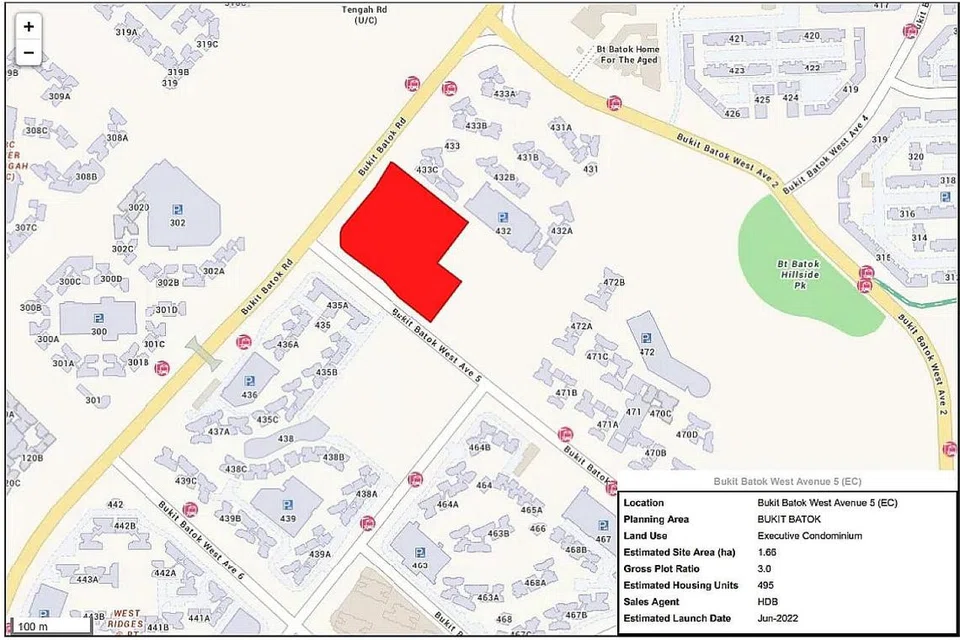 DITAWARKAN: Antara tapak yang ditawarkan ialah di Bukit Batok West Avenue 5 dan Lentor Hills Road (atas) - Foto URA, HDB