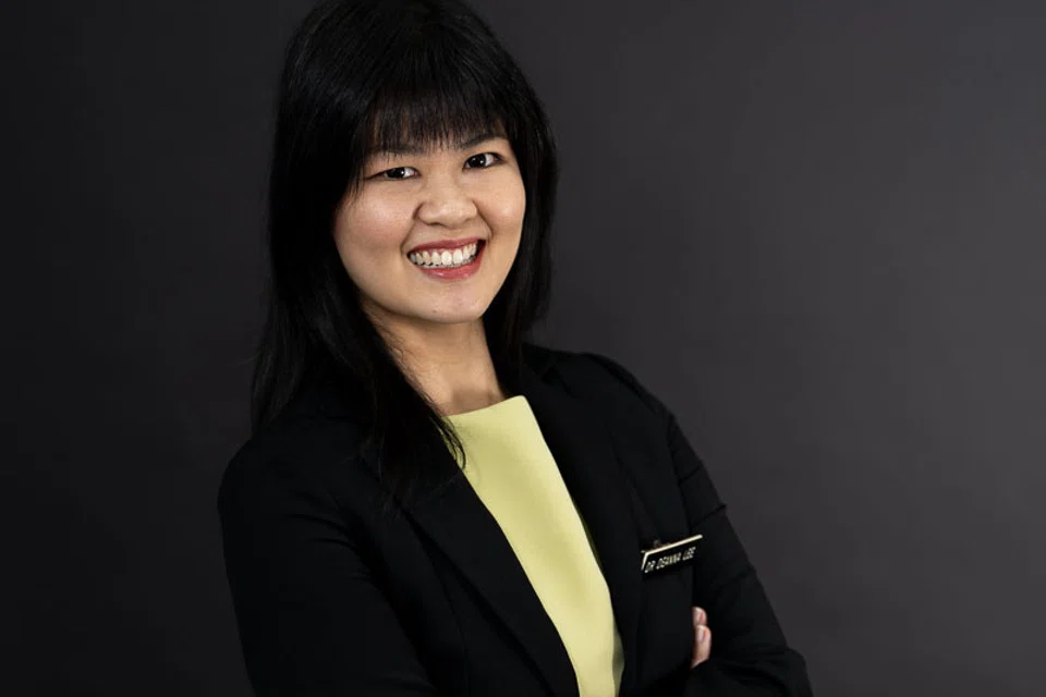 Penolong Klinikal, Profesor Deanna Lee Wai Ching, merupakan Perunding Kanan di Jabatan Perubatan Am, Hospital Besar Sengkang. 