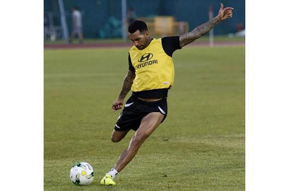 SIAP 'DILEPASKAN': Bekas bintang Liverpool, Jermaine Pennant, dijangka memulakan perlawanan sejak wisel mula dalam usaha membantu Tampines memburu kemenangan sulungnya musim ini. - Foto fail