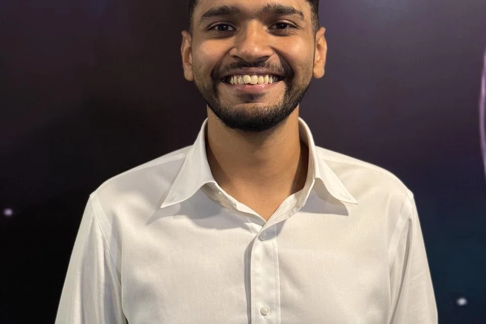 Encik Muhammad Azhar Mohamed Iqbal, yang menyertai dialog pada 1 Oktober, dapat memahami pendirian Singapura berhubung konflik di Timur Tengah. Beliau juga berbesar hati kerana Singapura telah menghulurkan bantuan untuk membantu mangsa-mangsa yang terjejas.